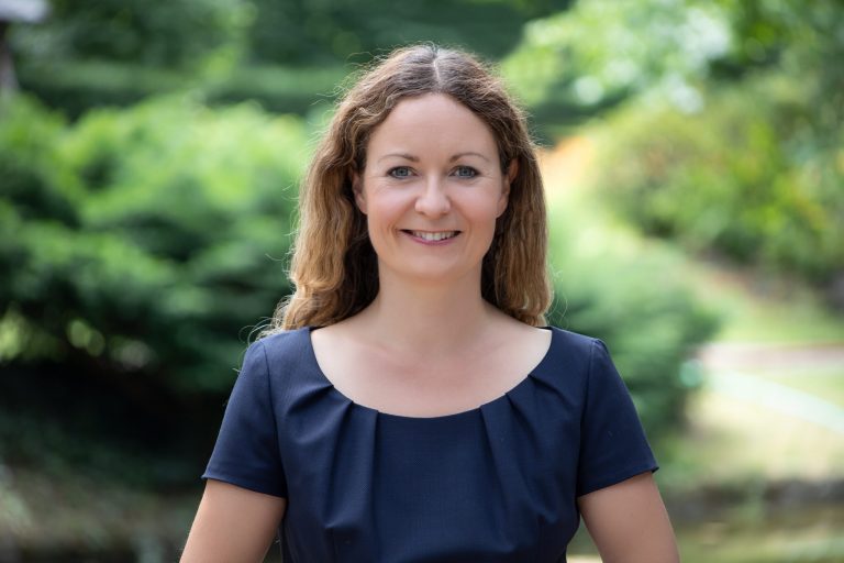 Prof. Dr. Petra Kempel – Psychologin, Professorin für Wirtschaftspsychologie, Systemische Coach, Hypnosystemische Coach, Klinische Hypnose / Hypnotherapie 